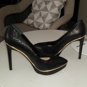 Guess Pointy Platform Pumps